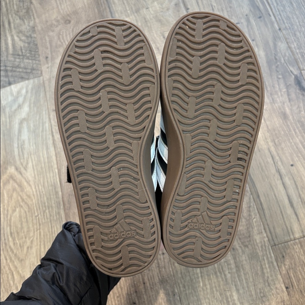 adidas Kids Black White Brown Low-Top Sneakers - Picture 4 of 7